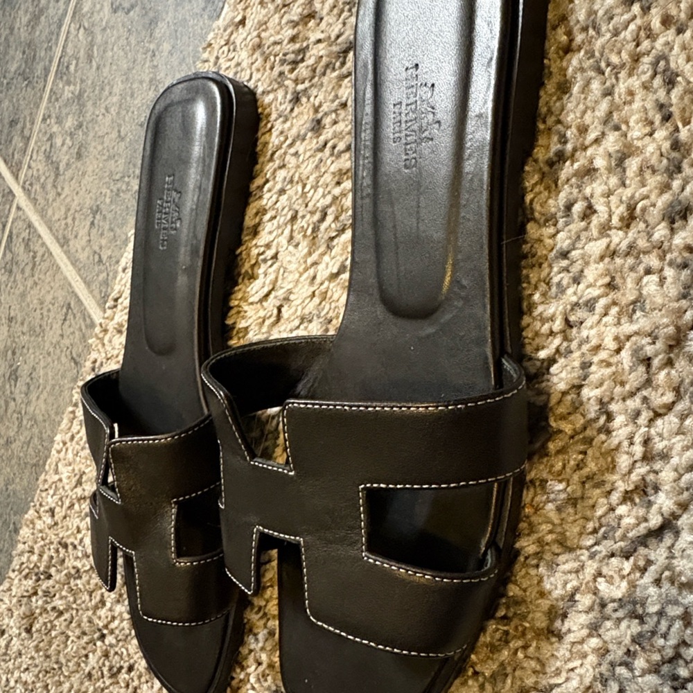 [SOLD] Hermès Oran Sandals